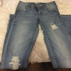 Women’s Distressed Light Wash Jeans